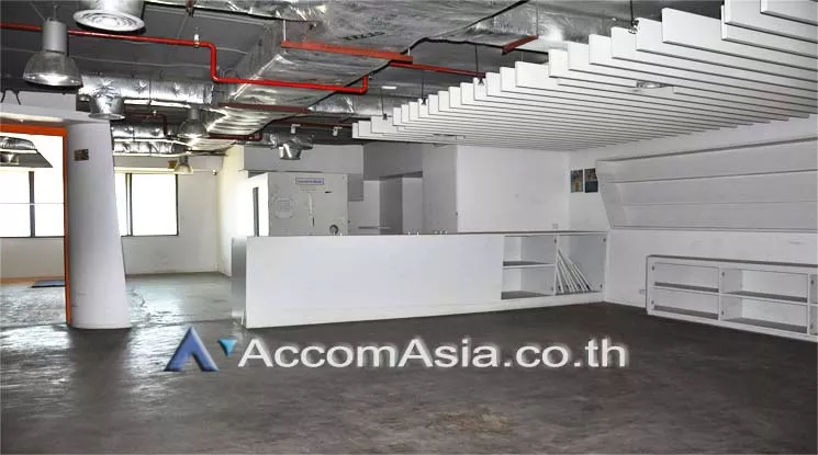 10  Office Space For Rent in Silom ,Bangkok BTS Surasak at Double A tower AA11174